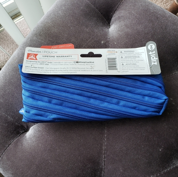 ZIPIT Monster Pencil Case Holds Up to 30 Pens, Machine Washable - Picture 8 of 10